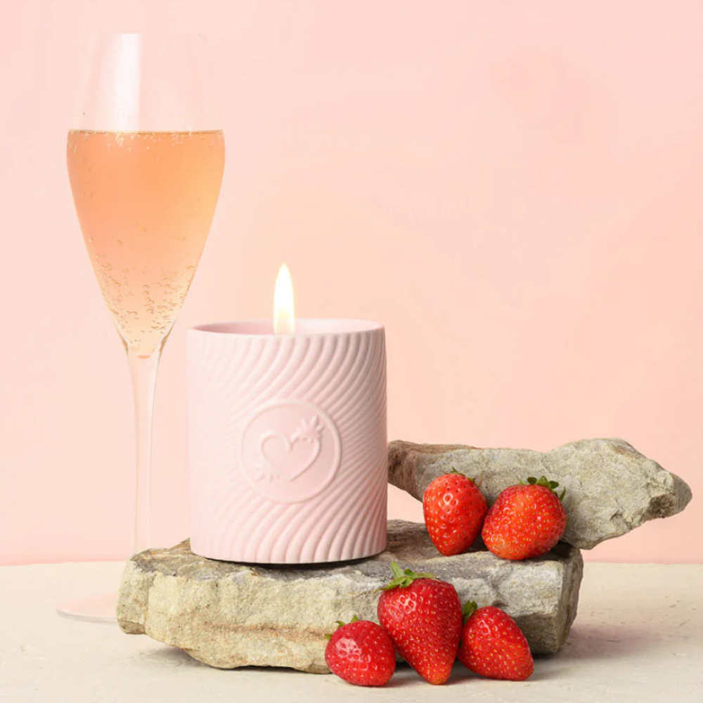 HighOnLove Massage Candle - Pink